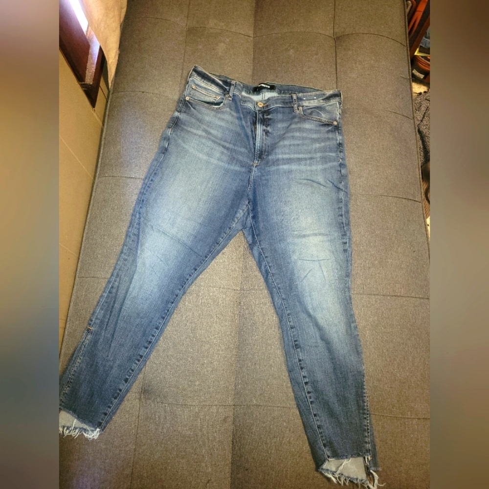 Express 16R Super High Rise Leggings
